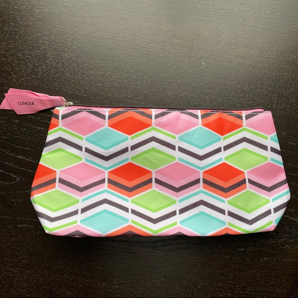 NEW CLINIQUE make-up bag